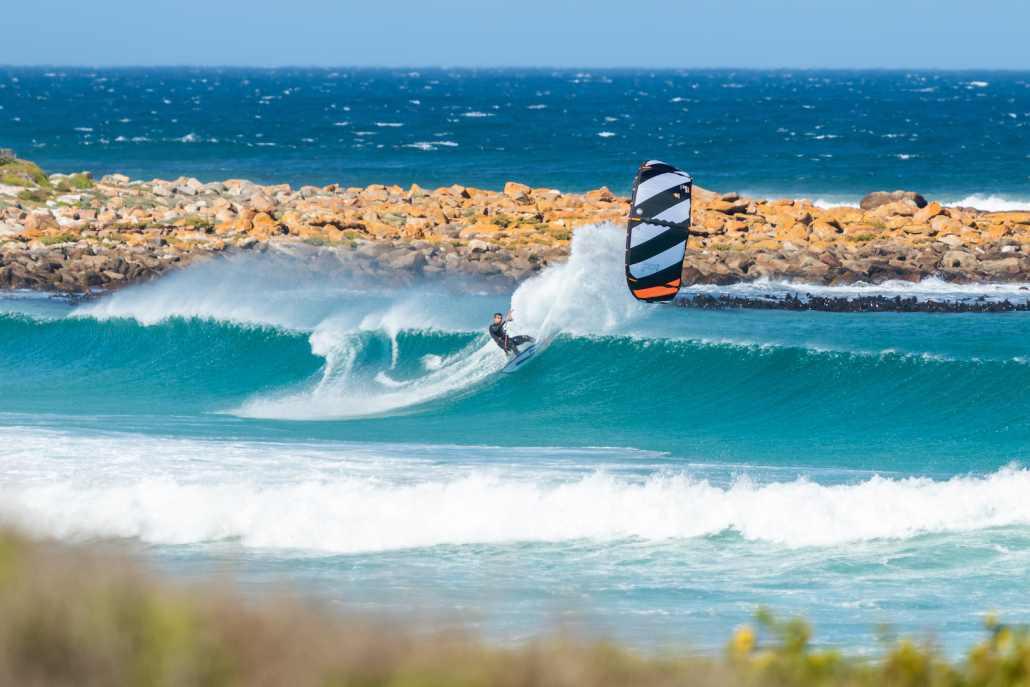 obrazek stripes kite religion y27 2022 rrd windsurfing karlin dva kite  wow